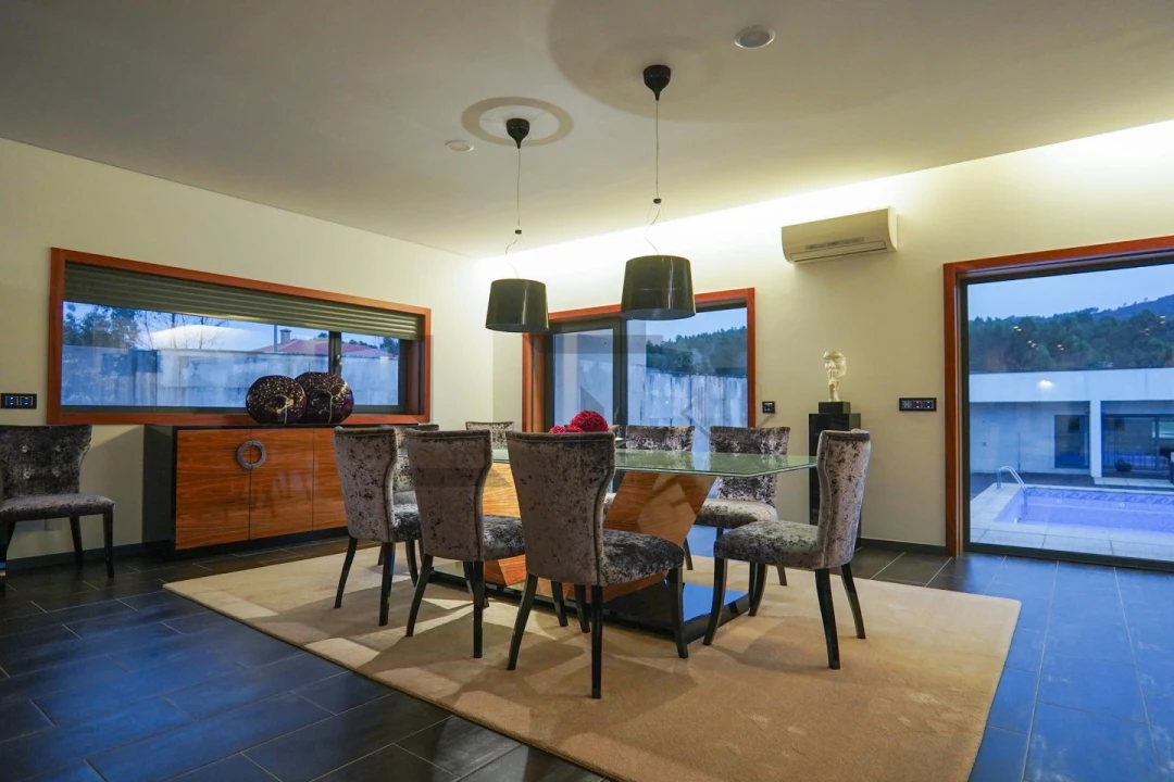 Moradia T5 para Venda em Avessadas e Rosém Foto 36