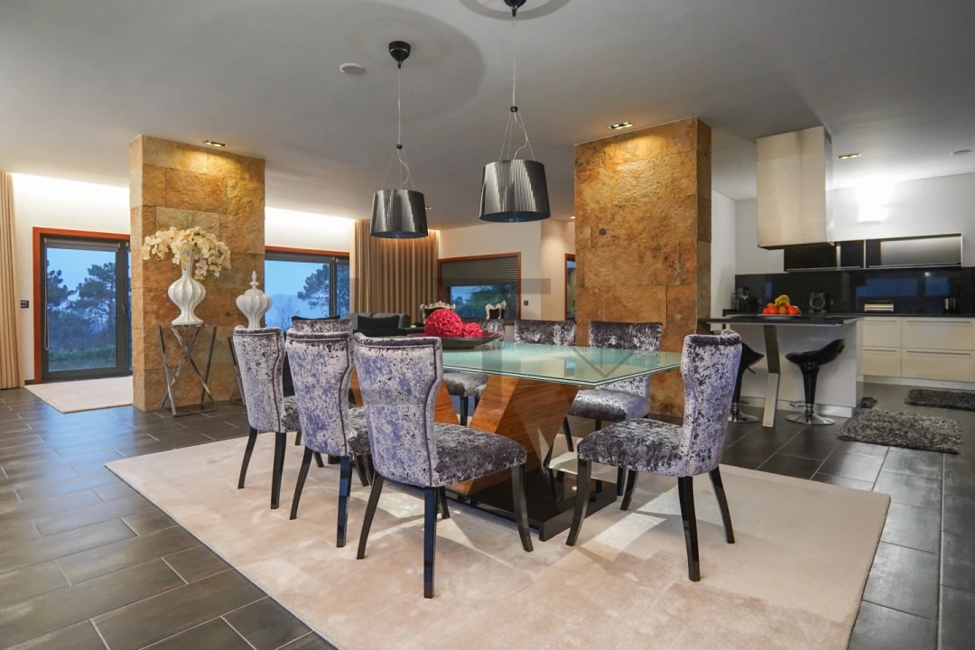 Moradia T5 para Venda em Avessadas e Rosém Foto 38