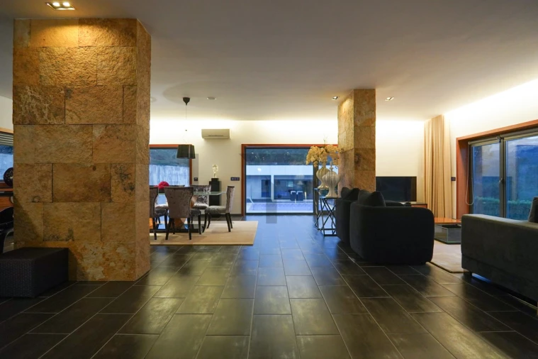 Moradia T5 para Venda em Avessadas e Rosém Foto 33