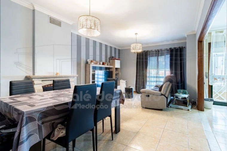 Apartamento T3 para Venda em Grijó e Sermonde Foto 1