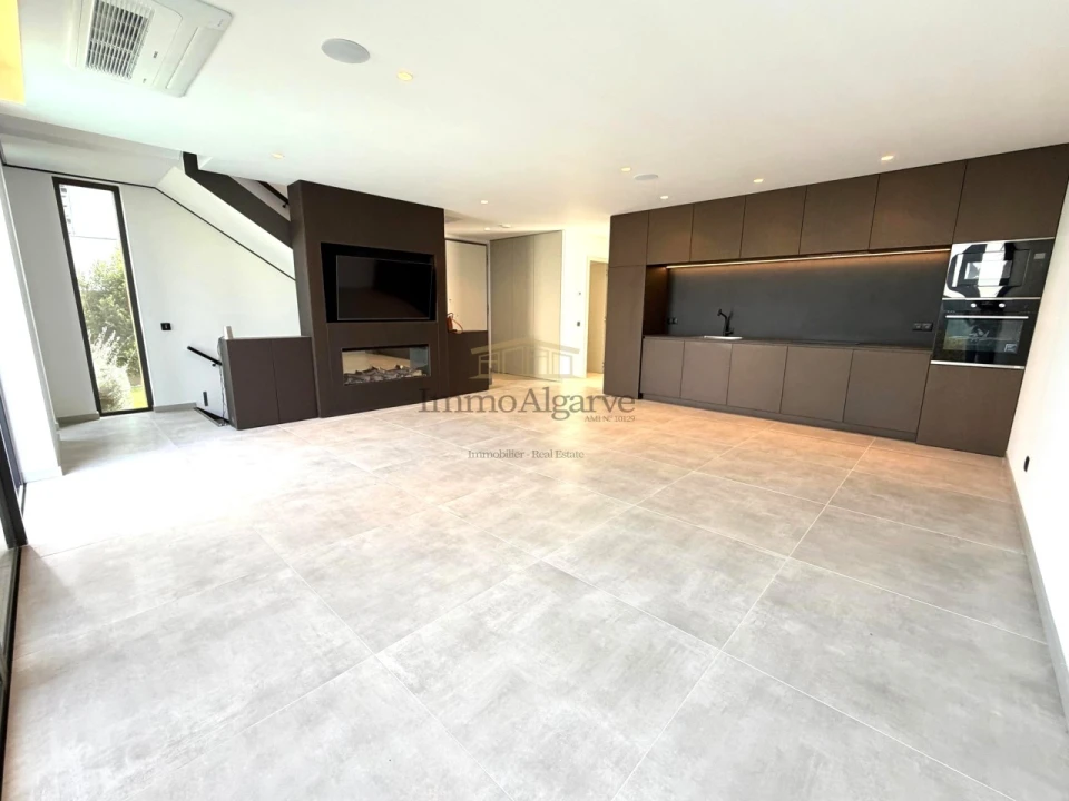 Moradia T3 para Venda em Albufeira e Olhos de Água Foto 11