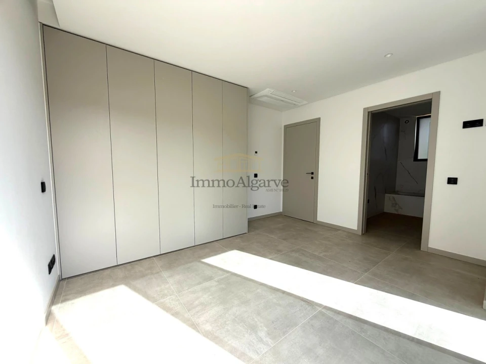 Moradia T3 para Venda em Albufeira e Olhos de Água Foto 17