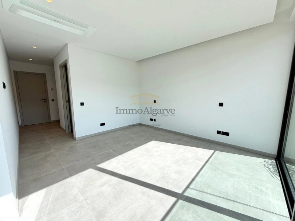 Moradia T3 para Venda em Albufeira e Olhos de Água Foto 27