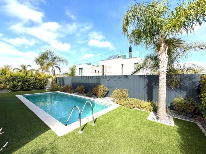 Moradia T3 para Venda em Albufeira e Olhos de Água Foto 45