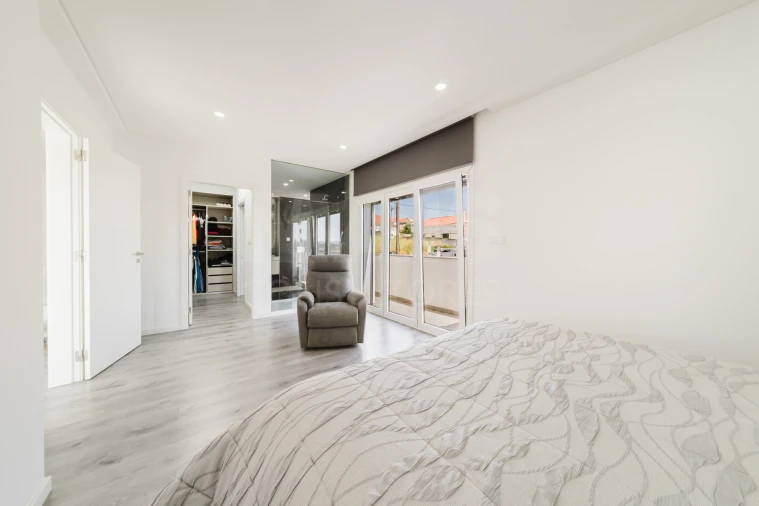 Moradia T4 para Venda em Santa Iria de Azoia, São João da Talha e Bobadela Foto 11