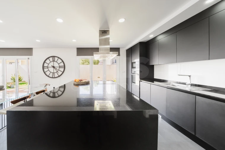 Moradia T4 para Venda em Santa Iria de Azoia, São João da Talha e Bobadela Foto 9