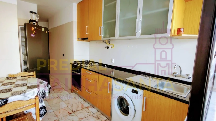 Apartamento T2 para Arrendamento em Santo Antonio dos Olivais Foto 3