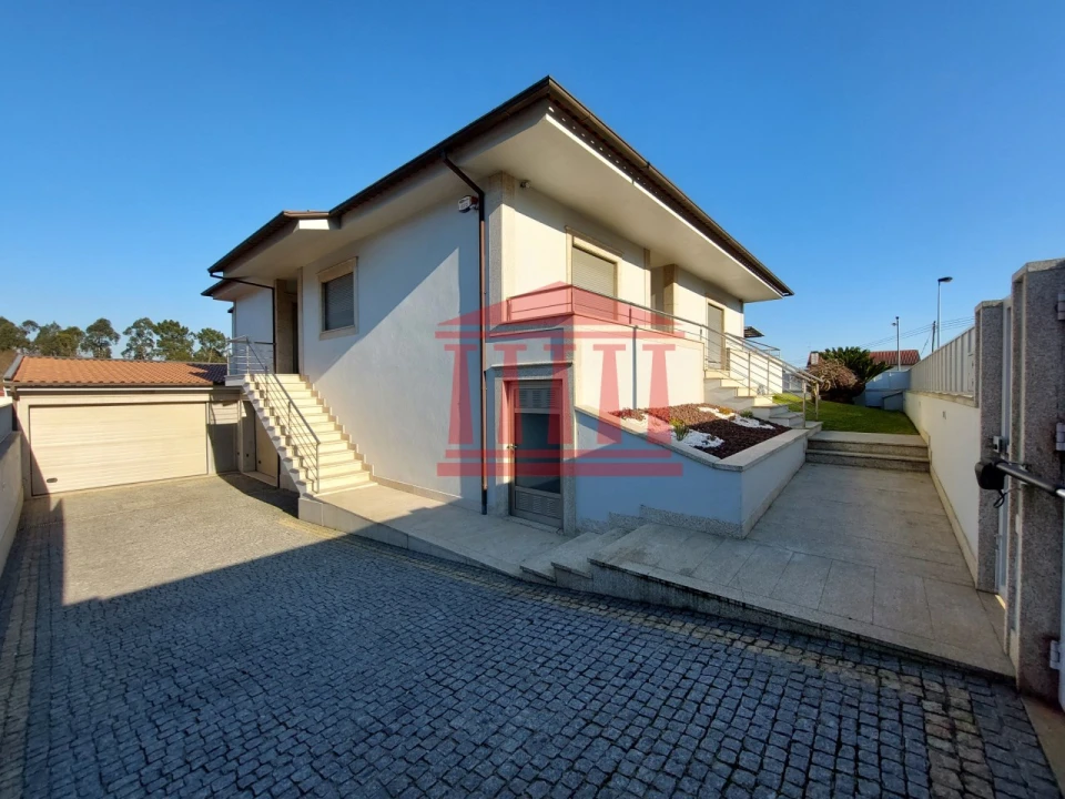 Moradia T3 para Venda em Campo e Tamel (São Pedro Fins) Foto 3