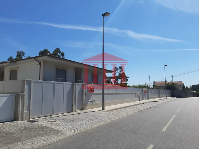 Moradia T5 para Venda em Campo e Tamel (São Pedro Fins) Foto 2