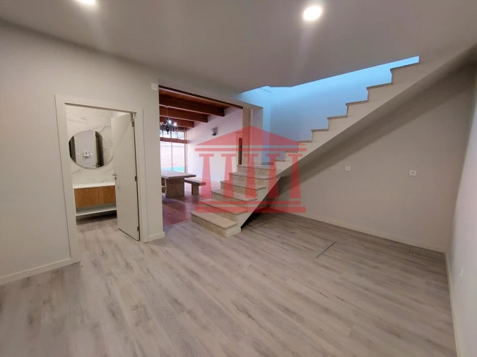 Moradia T5 para Venda em Campo e Tamel (São Pedro Fins) Foto 10