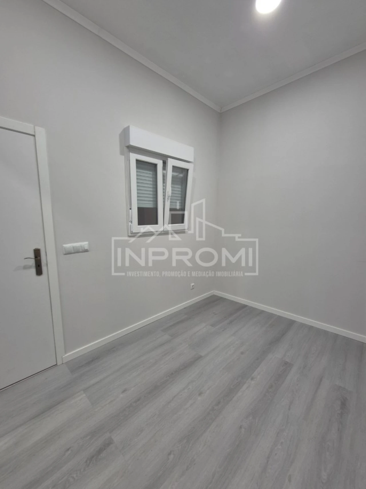 Apartamento T1 para Venda em Queluz e Belas Foto 11