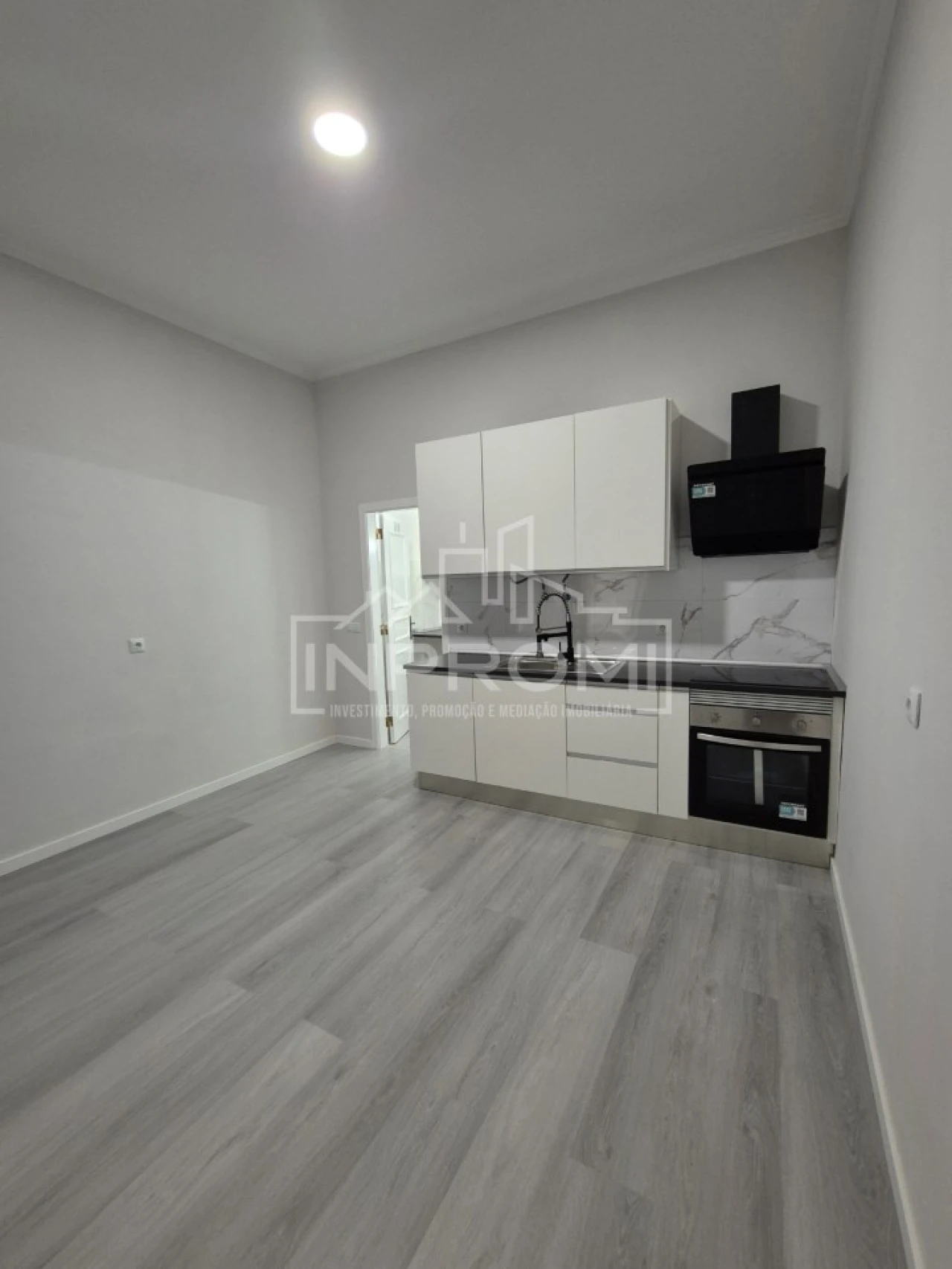 Apartamento T1 para Venda em Queluz e Belas Foto 12