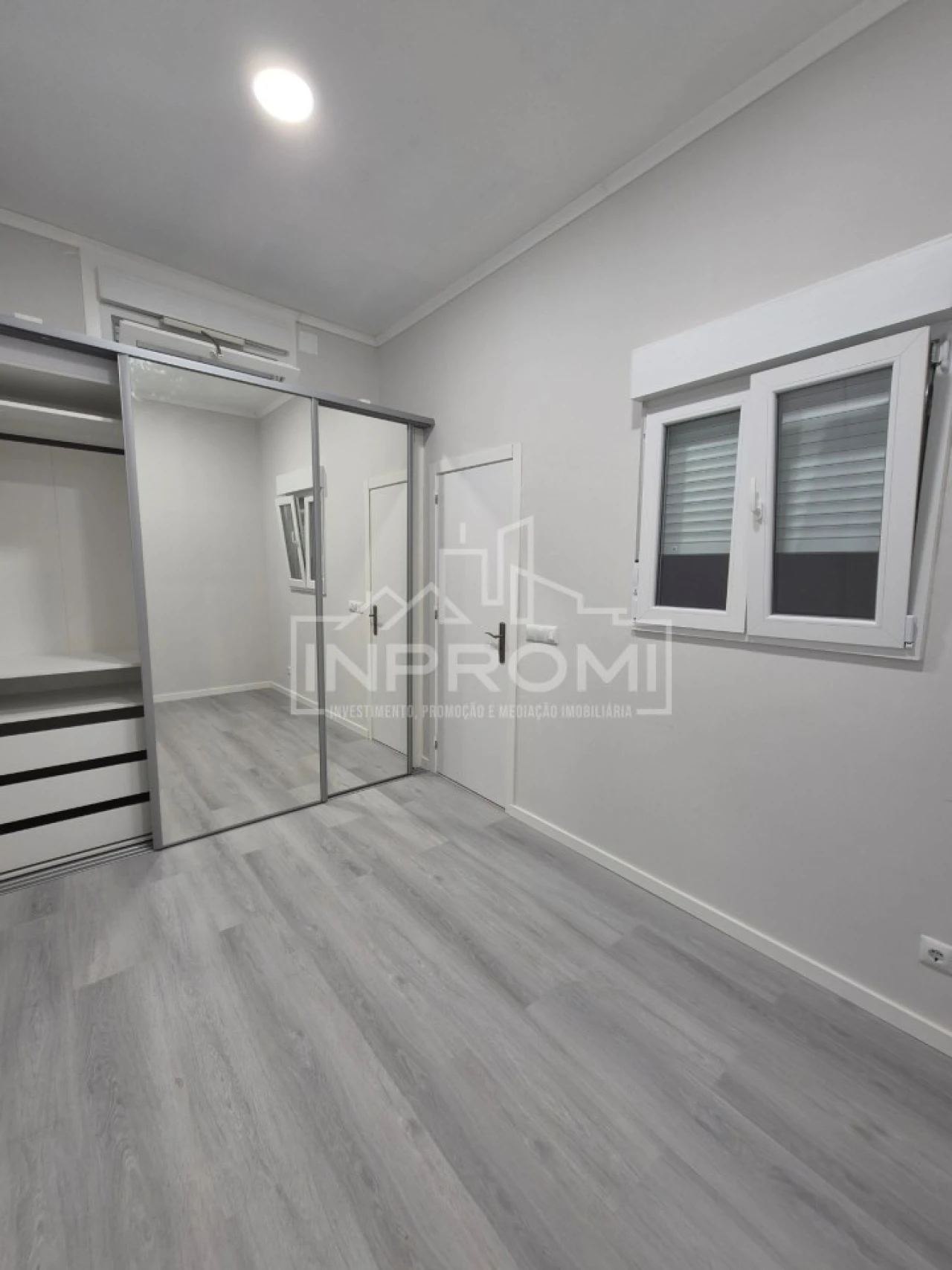 Apartamento T1 para Venda em Queluz e Belas Foto 14