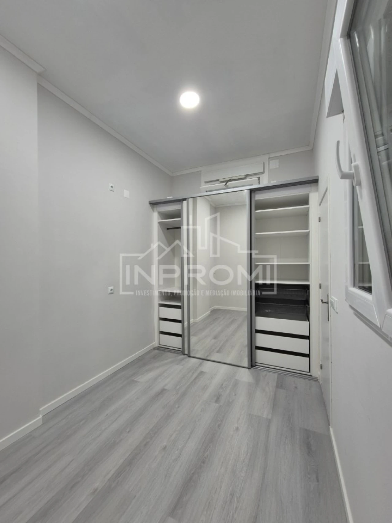 Apartamento T1 para Venda em Queluz e Belas Foto 16