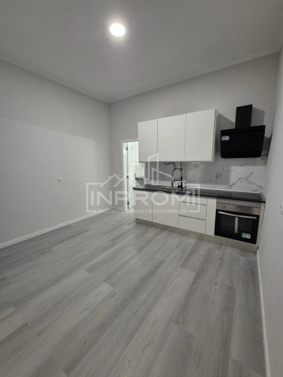 Apartamento T1 para Venda em Queluz e Belas Foto 7