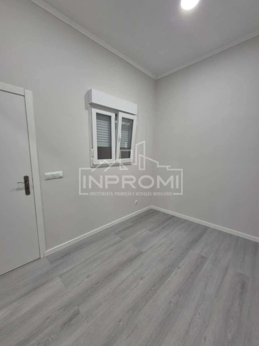 Apartamento T1 para Venda em Queluz e Belas Foto 11