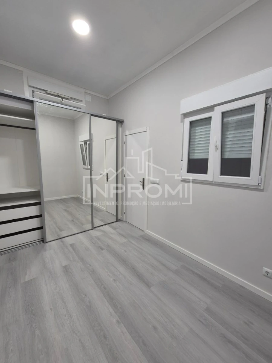 Apartamento T1 para Venda em Queluz e Belas Foto 14