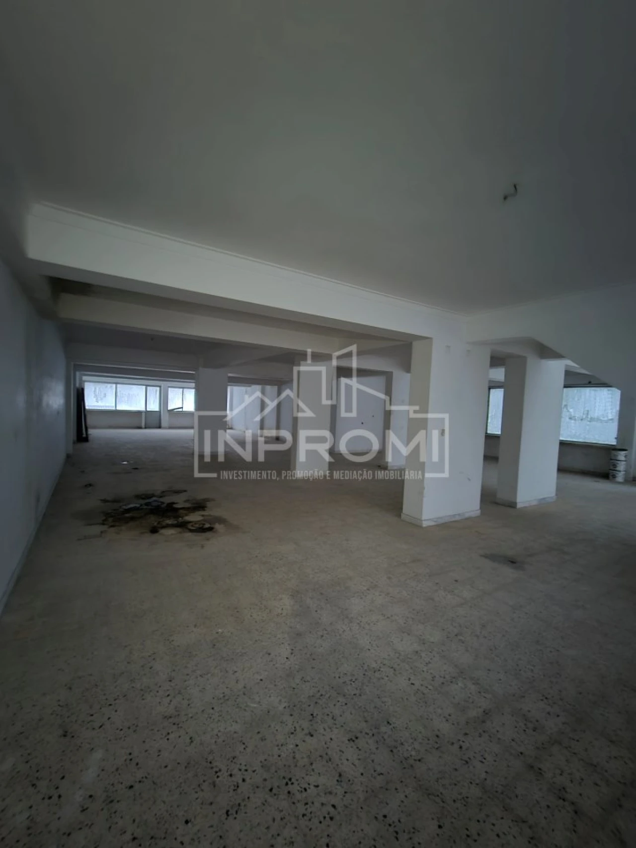 Loja para Arrendamento em Agualva e Mira-Sintra Foto 3