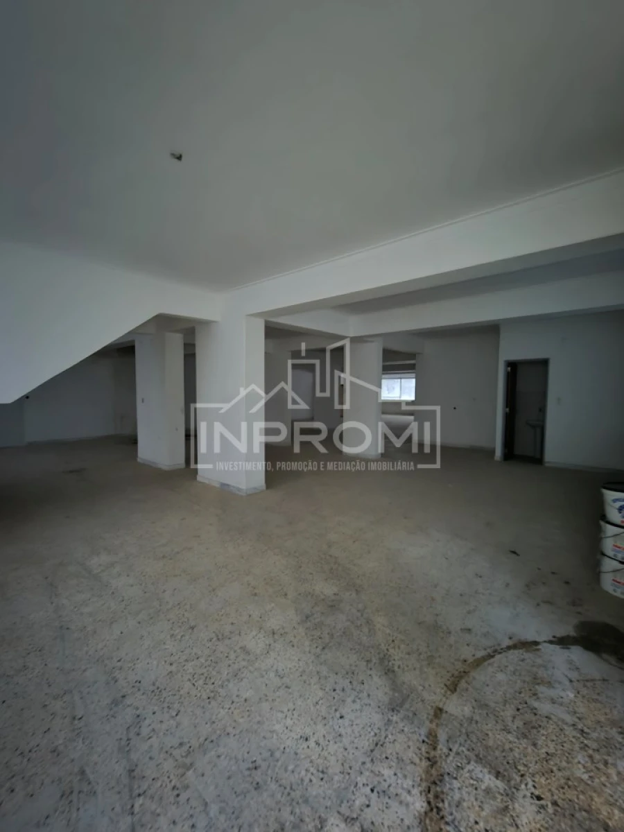 Loja para Arrendamento em Agualva e Mira-Sintra