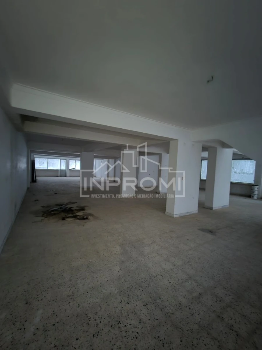 Loja para Arrendamento em Agualva e Mira-Sintra Foto 3