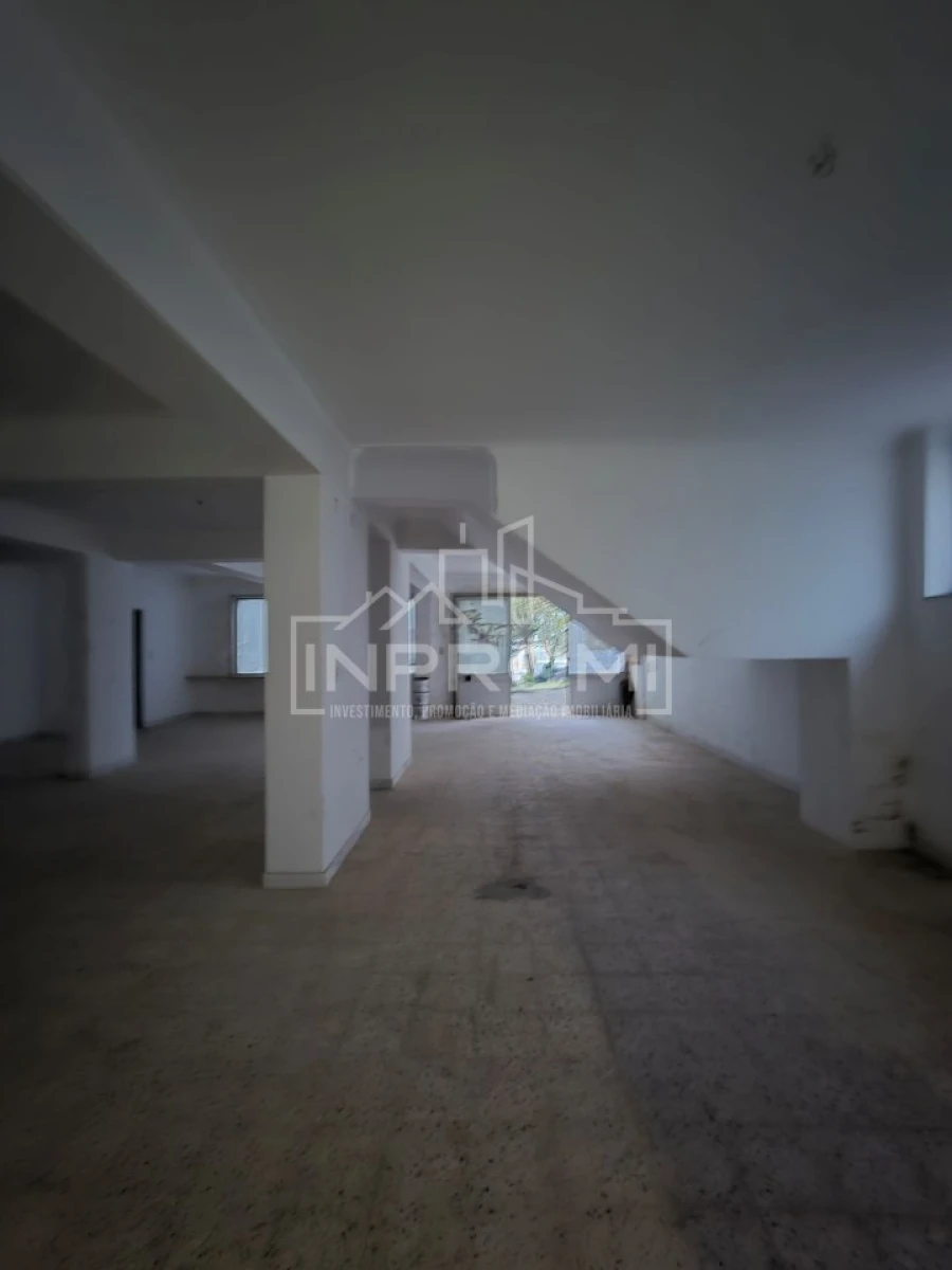 Loja para Arrendamento em Agualva e Mira-Sintra Foto 4