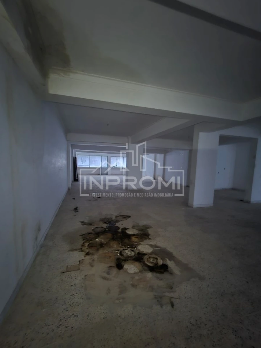 Loja para Arrendamento em Agualva e Mira-Sintra Foto 5