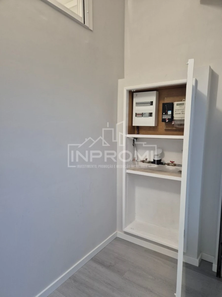 Loja para Arrendamento em Queluz e Belas Foto 21