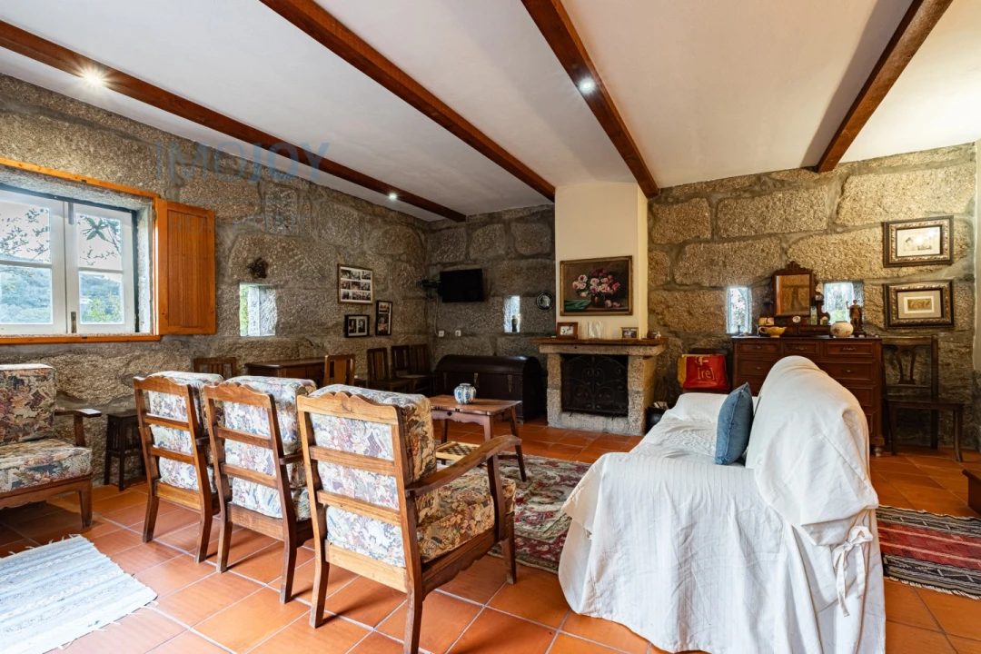 Quinta T3 para Venda em Oliveira do Douro Foto 5