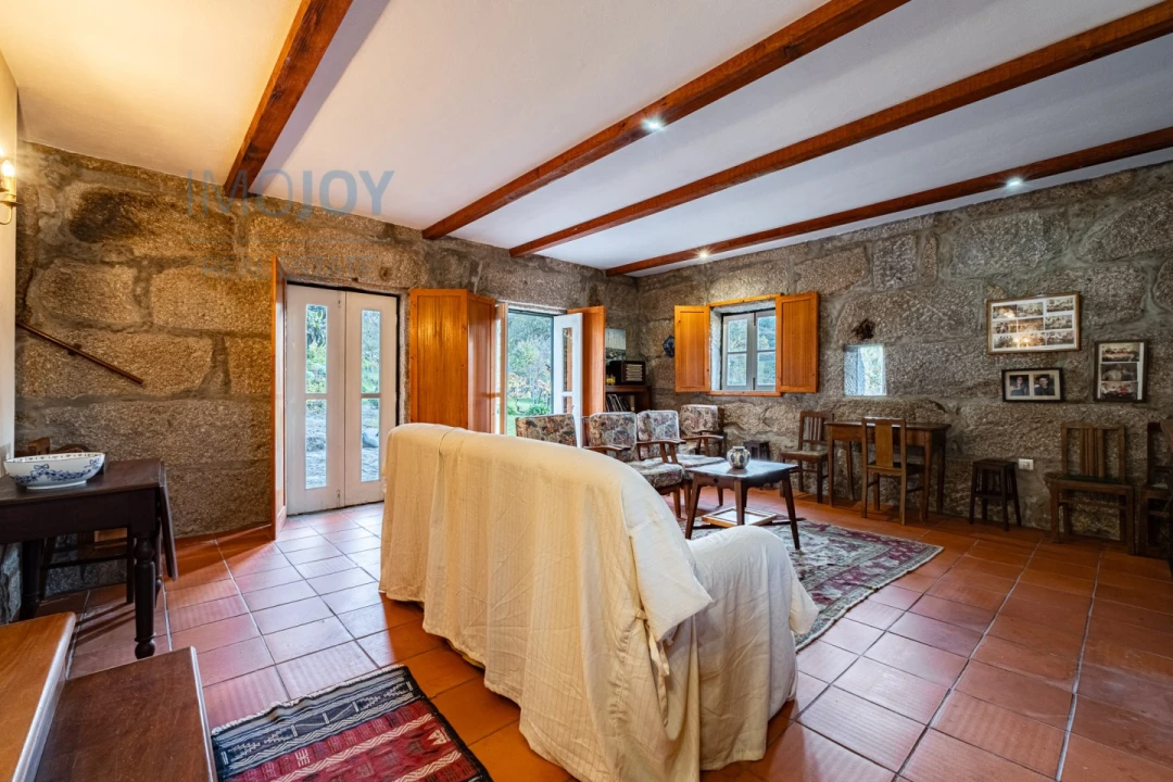 Quinta T3 para Venda em Oliveira do Douro Foto 6