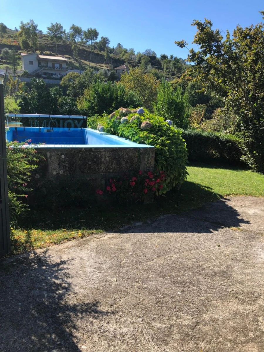 Quinta T3 para Venda em Oliveira do Douro Foto 56