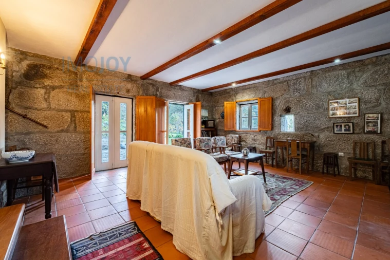 Quinta T3 para Venda em Oliveira do Douro Foto 6