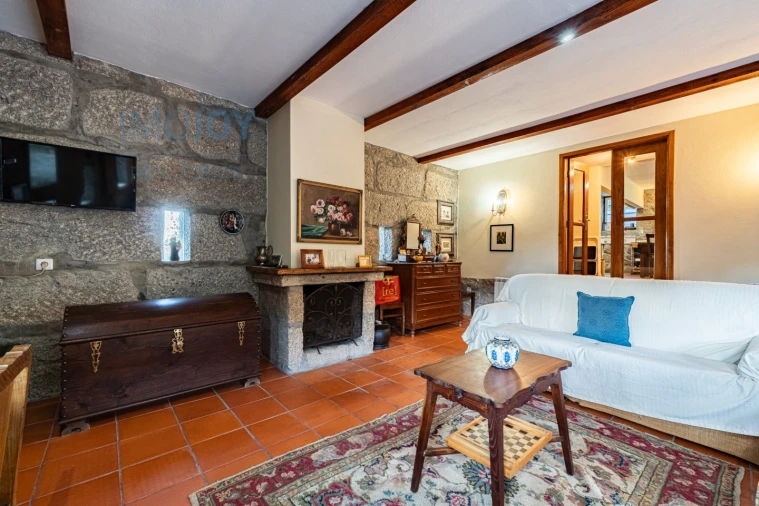 Quinta T3 para Venda em Oliveira do Douro Foto 7