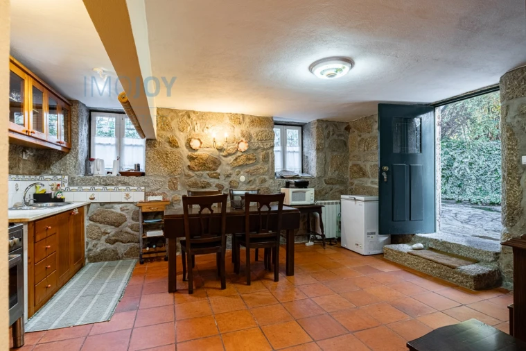 Quinta T3 para Venda em Oliveira do Douro Foto 10