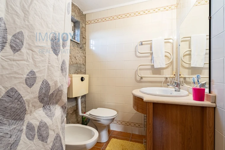 Quinta T3 para Venda em Oliveira do Douro Foto 12