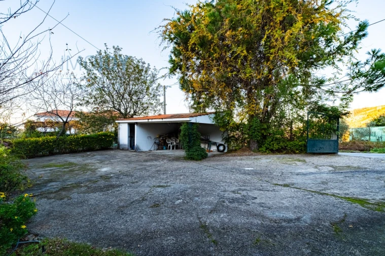 Quinta T3 para Venda em Oliveira do Douro Foto 31