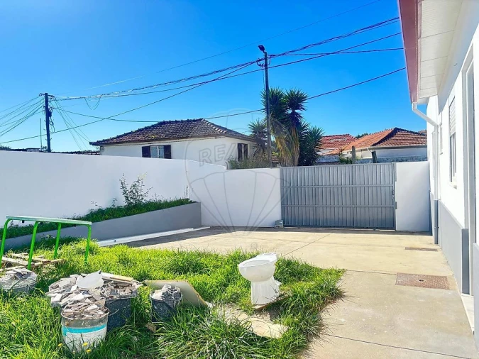 Moradia T3 para Arrendamento em Gulpilhares e Valadares Foto 23