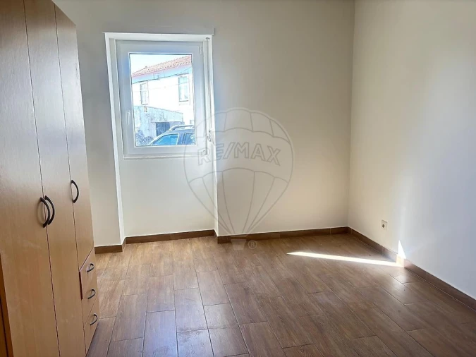 Moradia T3 para Arrendamento em Gulpilhares e Valadares Foto 14