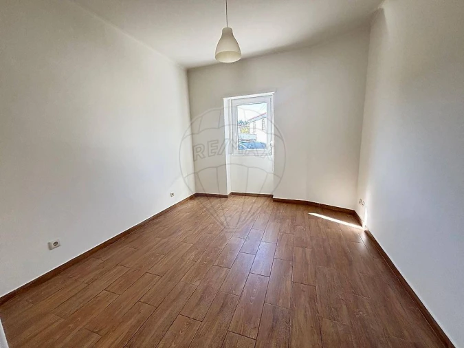 Moradia T3 para Arrendamento em Gulpilhares e Valadares Foto 11