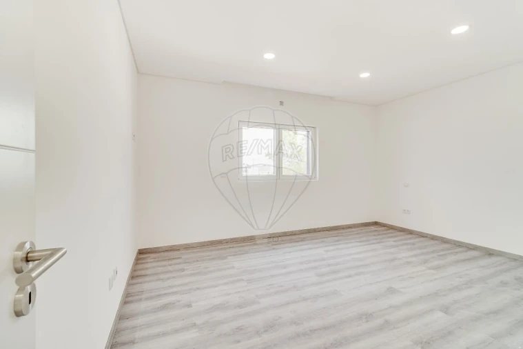 Moradia T3 para Venda em Quinta do Anjo Foto 7