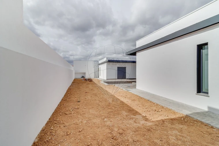 Moradia T3 para Venda em Quinta do Anjo Foto 40