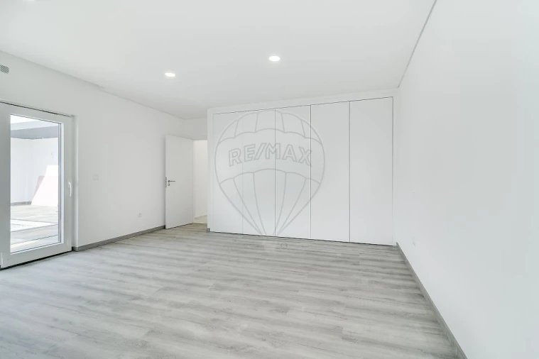 Moradia T3 para Venda em Quinta do Anjo Foto 12