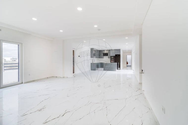 Moradia T3 para Venda em Quinta do Anjo Foto 23