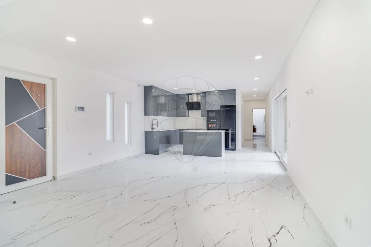 Moradia T3 para Venda em Quinta do Anjo Foto 16