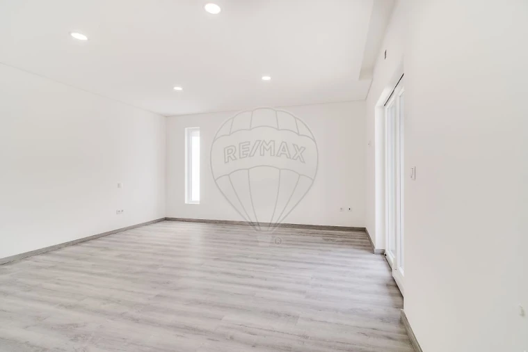 Moradia T3 para Venda em Quinta do Anjo Foto 10