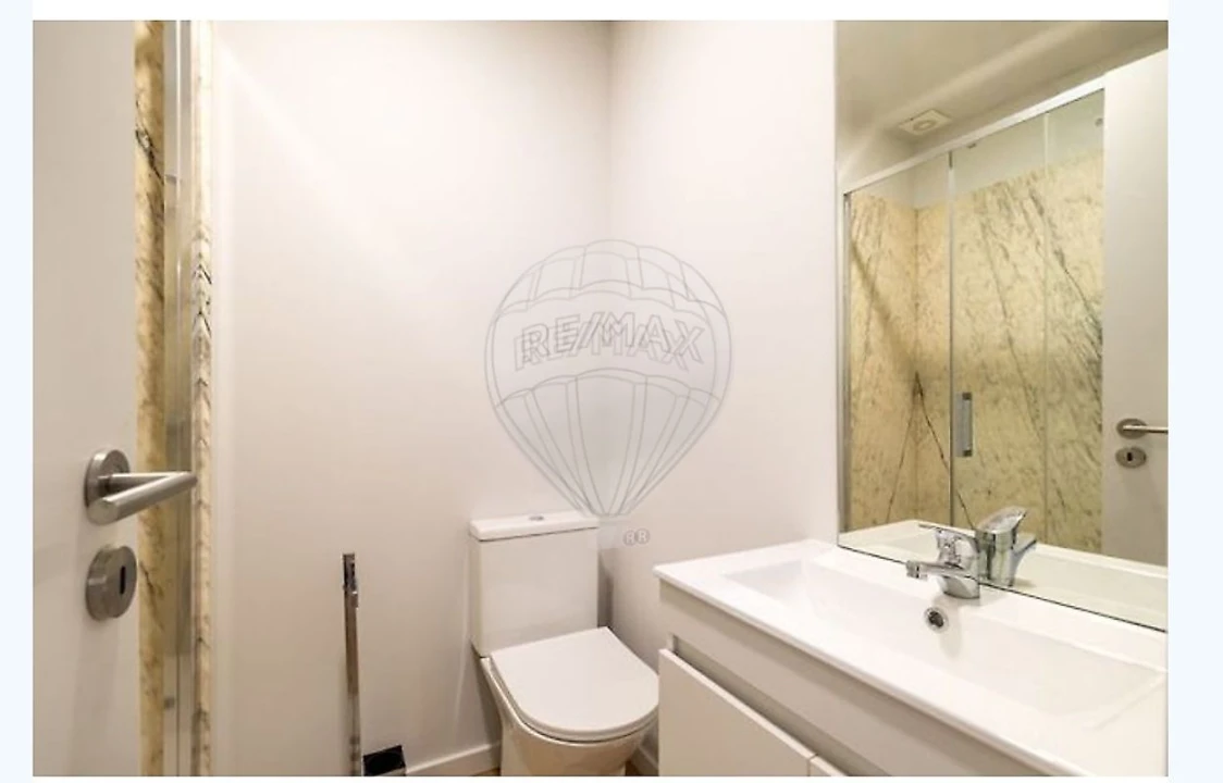 Apartamento T1 para Venda em Cedofeita, Santo Ildefonso, Sé, Miragaia, São Nicolau e Vitória Foto 2
