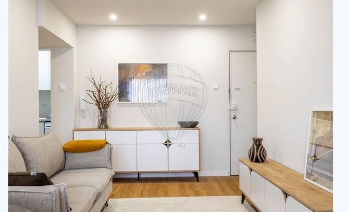 Apartamento T1 para Venda em Cedofeita, Santo Ildefonso, Sé, Miragaia, São Nicolau e Vitória Foto 1
