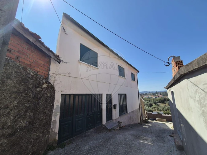 Moradia T3 para Venda em Sobral Foto 1
