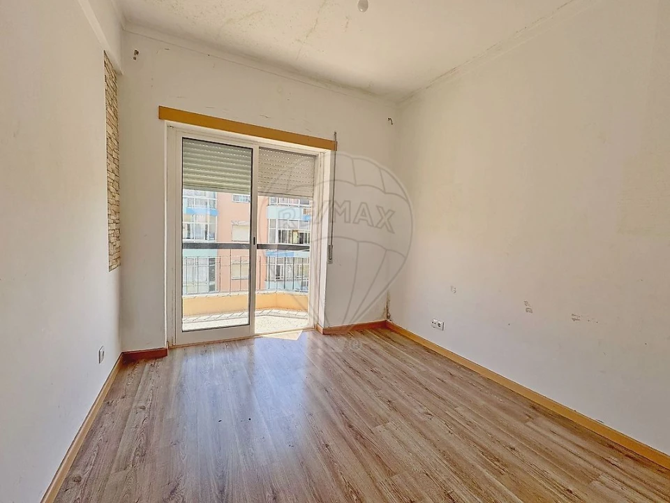 Apartamento T3 para Venda em Algueirão-Mem Martins Foto 11