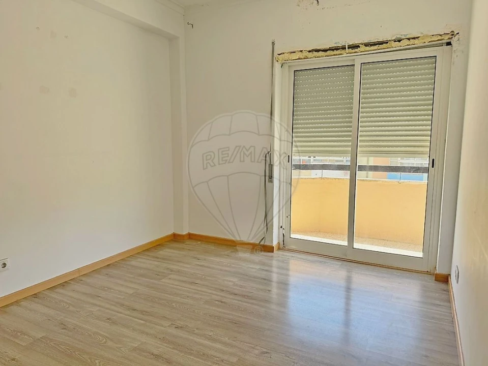 Apartamento T3 para Venda em Algueirão-Mem Martins Foto 7
