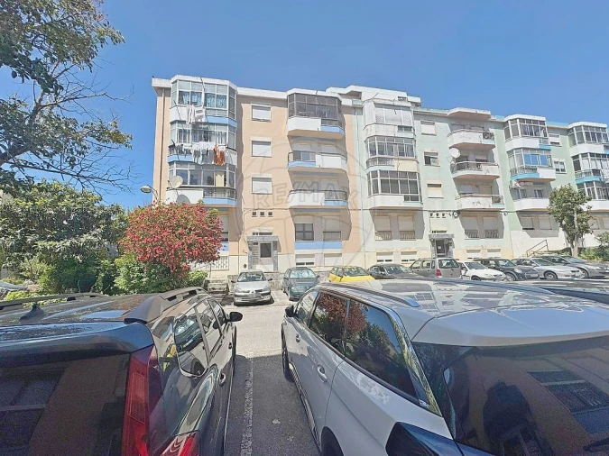 Apartamento T3 para Venda em Algueirão-Mem Martins Foto 19